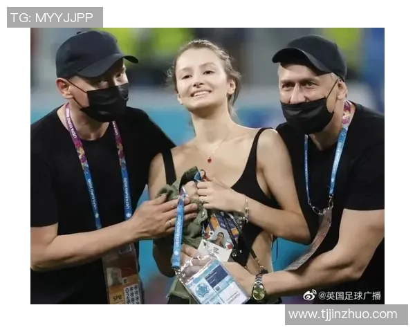 足球明星女款背心时尚搭配与图片大全分享让你成为球场焦点